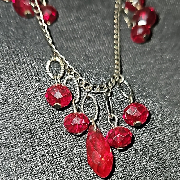 Dark Chain With Elegant Red Chrystal Beaded Necklace - Picture 2 of 3